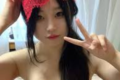 网红“迅猛龙特蕾莎”会员直播引热议因操作失误公开回应真相！