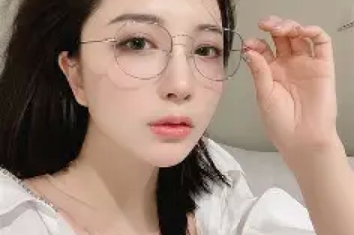热搜 陈小春哭着道歉！