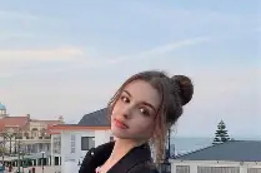 继关晓彤受难后千万级网红再爆娱乐圈猛料