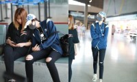 【图】关晓彤身高是多少低调现身机场依偎助理显疲惫